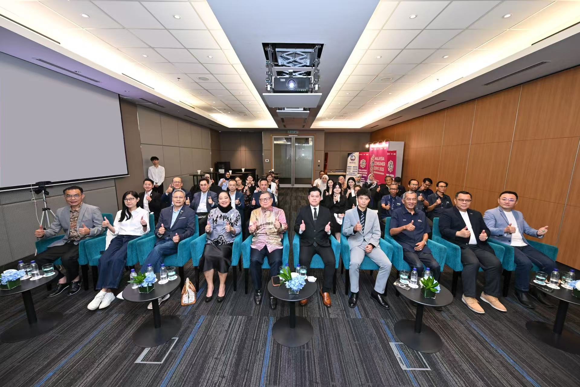 1755595244280908.jpg 1755595244280908.jpg